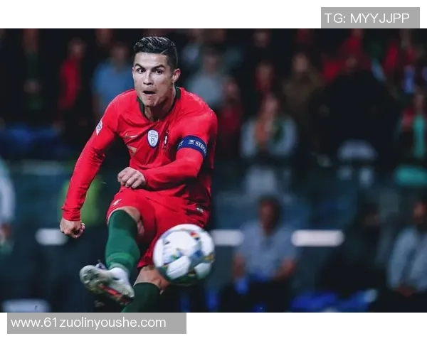 哪个足球明星的身高最矮他在球场上的表现如何影响他的职业生涯